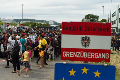 Αυστρία: Κόβει το επίδομα στέγασης στους μετανάστες που δεν μιλούν «επαρκή γερμανικά» - Φωτογραφία 1