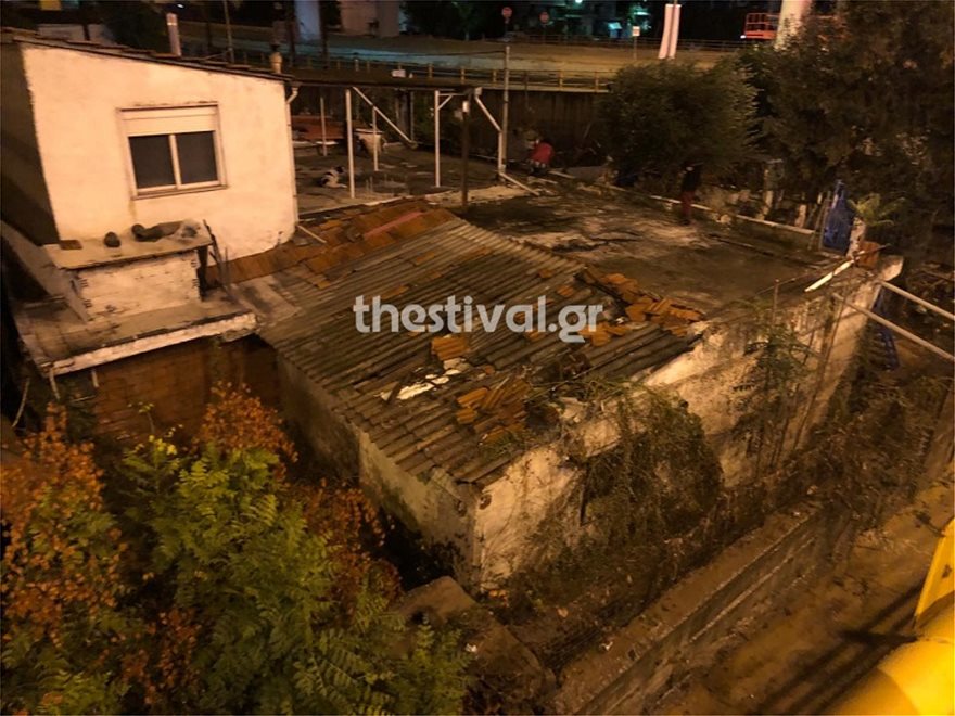 Θεσσαλονίκη: Εικόνες καταστροφής από την κακοκαιρία - Δρόμοι «ποτάμια» και πλημμυρισμένα σπίτια - Φωτογραφία 7