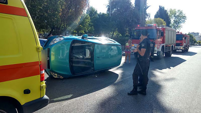 Αγρίνιο: Αυτοκίνητο τούμπαρε έξω από το Πάρκο (φωτο) - Φωτογραφία 2