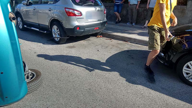Αγρίνιο: Αυτοκίνητο τούμπαρε έξω από το Πάρκο (φωτο) - Φωτογραφία 3