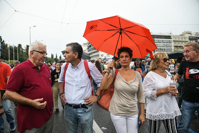 ΑΔΕΔΥ κατά Τσακαλώτου: «Απύθμενο θράσος» - Οργή συνδικαλιστών κατά του πρώην υπουργού που... ντύθηκε «απεργός» - Φωτογραφία 2