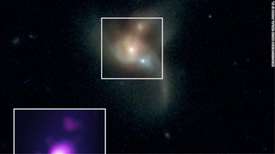Μία Τιτανομαχία ένα δισ. έτη φωτός μακριά: Τρεις Μαύρες Τρύπες συγκρούονται μεταξύ τους - Φωτογραφία 1