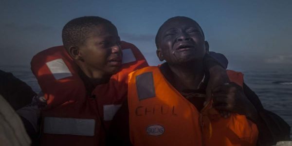 Επτά οι νεκροί στο νέο προσφυγικό ναυάγιο στο Αιγαίο - Φωτογραφία 1