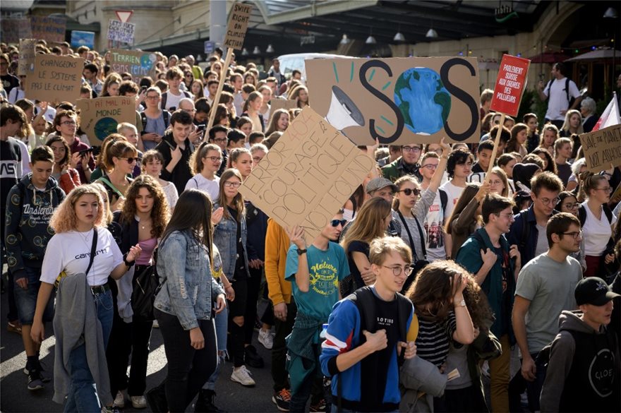 Ελβετία: Ογκώδης πορεία για το κλίμα - 100.000 άνθρωποι ξεχύθηκαν στους δρόμους - Φωτογραφία 3