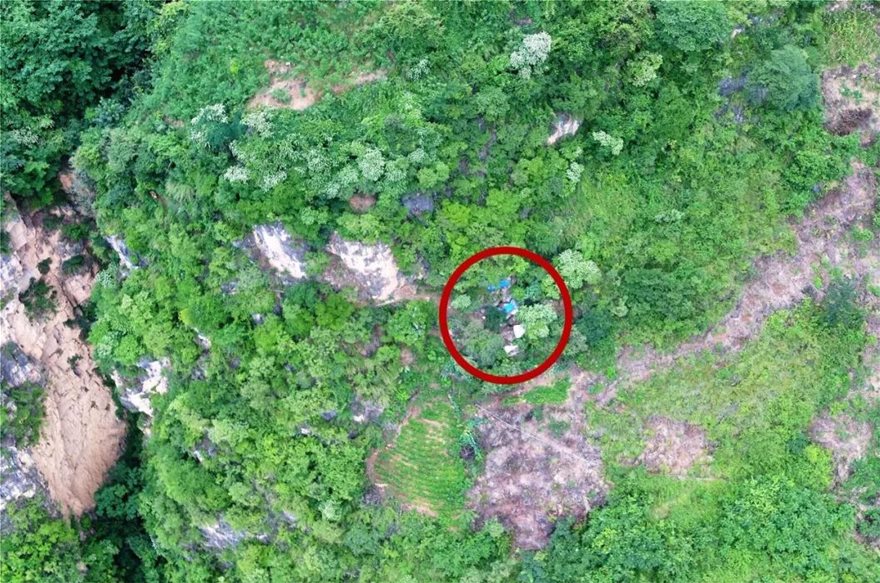 «Ξετρύπωσαν» με drone δραπέτη που το είχε σκάσει πριν από 17 χρόνια - Φωτογραφία 4