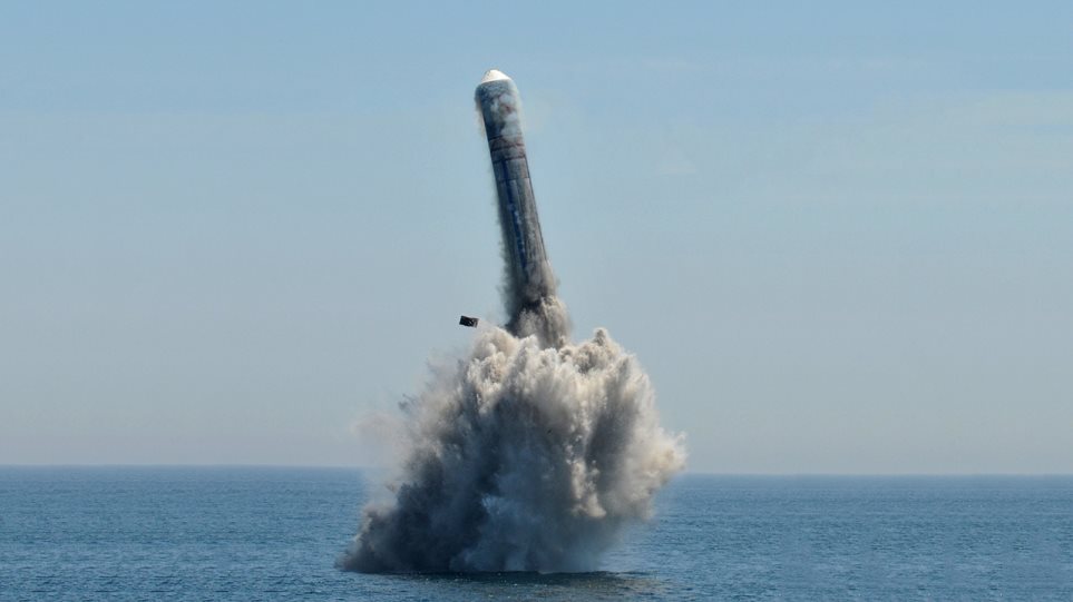 Βόρεια Κορέα: Πιθανόν από υποβρύχιο η εκτόξευση των βαλλιστικών πυραύλων - Φωτογραφία 1