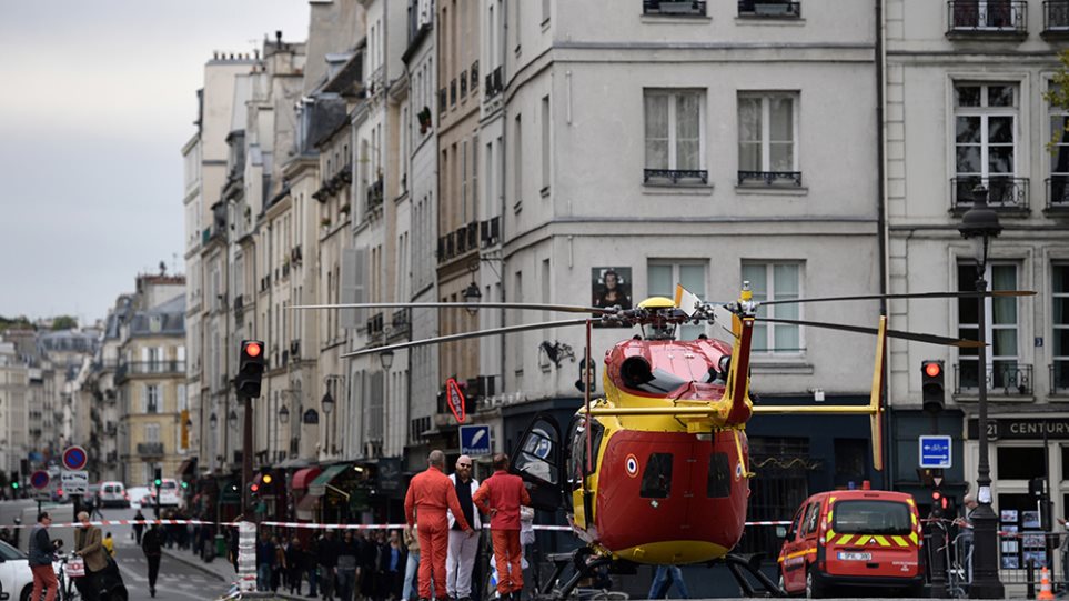 Παρίσι: Τέσσερις νεκροί αστυνομικοί από επίθεση με μαχαίρι στο αρχηγείο της Αστυνομίας - Φωτογραφία 1