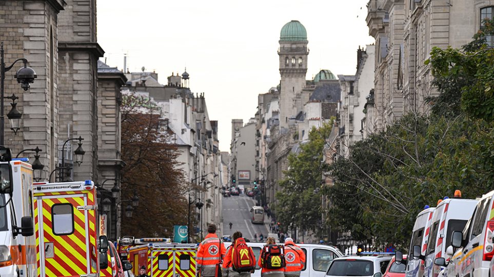Παρίσι: Ο δράστης στο αρχηγείο της αστυνομίας είχε ασπαστεί το Ισλάμ - Φωτογραφία 1