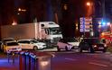 «Σκιά» τρομοκρατίας στη Γερμανία: Κλεμμένο φορτηγό παρέσυρε 19 αυτοκίνητα - 16 τραυματίες