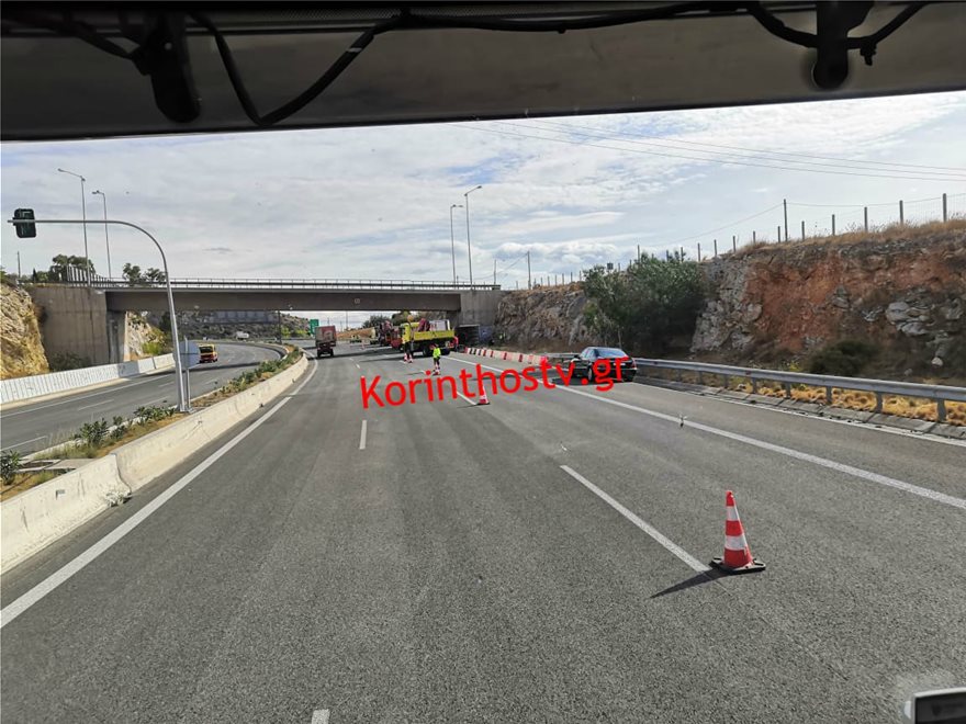 Μέγαρα: Ανετράπη φορτηγό στην Αθηνών - Κορίνθου - Φωτογραφία 6