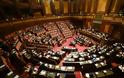 Ιταλία: Ενθουσιασμός, αλλά και φωνές, από την απόφαση για μείωση στον αριθμό βουλευτών