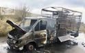 Κάηκε ολοσχερώς φορτηγό με κοτόπουλα στην Αμφιλοχία - [ΦΩΤΟ] - Φωτογραφία 6