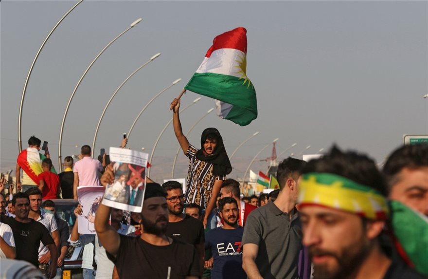«Ερντογάν δικτάτορα»: Χιλιάδες Κούρδοι διαδηλώνουν κατά της Τουρκίας - Φωτογραφία 4