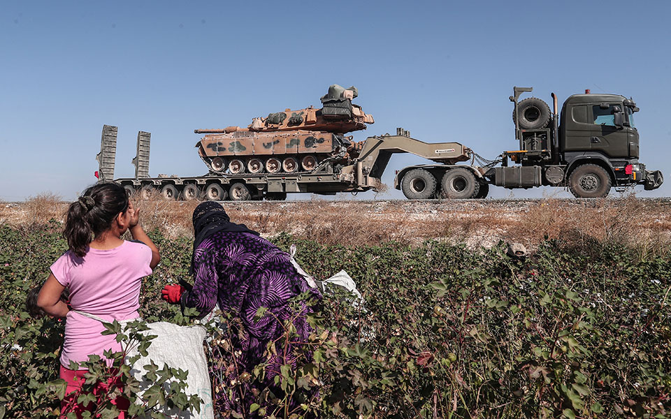«Πάνω από 190.000 οι εκτοπισμένοι» από την τουρκική εισβολή στη Συρία - Φωτογραφία 1