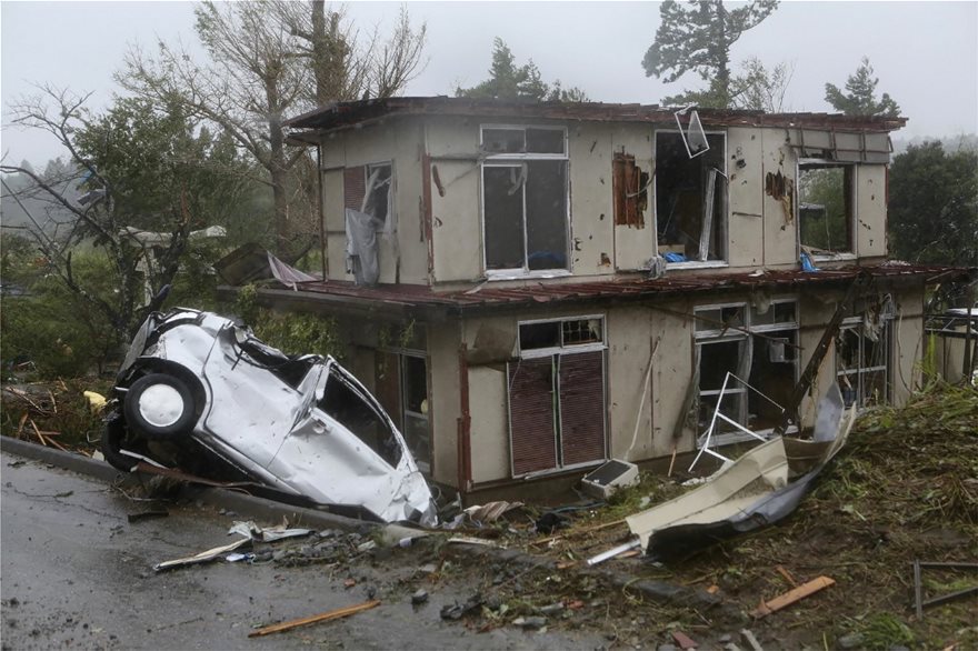 Εικόνες αποκάλυψης από τον τυφώνα Χαγκίμπις που σαρώνει την Ιαπωνία - Φωτογραφία 3