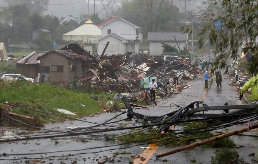 Εικόνες αποκάλυψης από τον τυφώνα Χαγκίμπις που σαρώνει την Ιαπωνία - Φωτογραφία 4