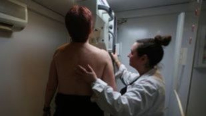 Δωρεάν ιατρικές εξετάσεις μαστού και συνταγογράφηση μαστογραφίας από τον Δήμο Αθηναίων - Φωτογραφία 1