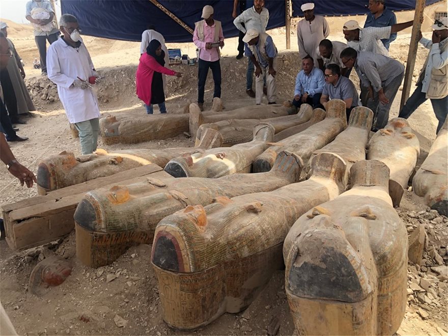 Αίγυπτος: Αρχαιολόγοι ανακάλυψαν τάφο με 20 άθικτες σαρκοφάγους - Φωτογραφία 3