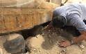 Αίγυπτος: Αρχαιολόγοι ανακάλυψαν τάφο με 20 άθικτες σαρκοφάγους - Φωτογραφία 2