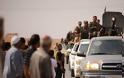 Συνωστισμός δυνάμεων στην Συρία: Ο συριακός στρατός μπήκε στο Κομπάνι, οι Ρώσοι διέσχισαν τον Ευφράτη..