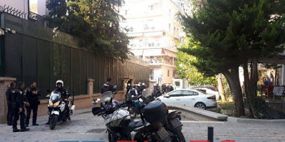 Αντιεξουσιαστές εισέβαλαν στο τουρκικό προξενείο στην Θεσσαλονίκη - Φωτογραφία 1