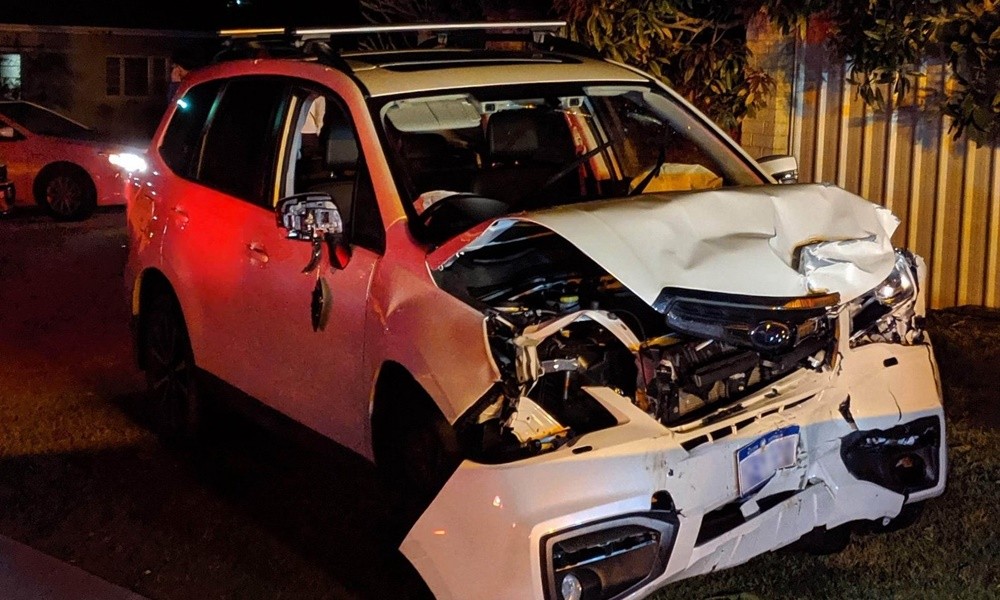 14χρονος προκαλεί χάος στο δρόμο και καταστρέφει μια Lamborghini - Φωτογραφία 2