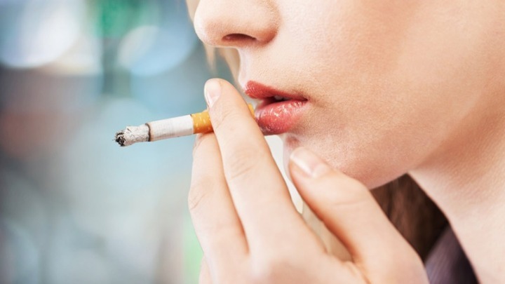 Ενας στους τέσσερις θανάτους από καρκίνο οφείλονται στο κάπνισμα - Φωτογραφία 1