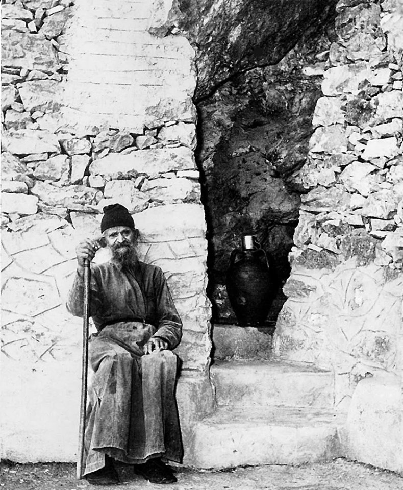 Γέρων Αβιμέχελ Μικραγιαννανίτης(+18-10-1965).Ο πρώτος που εισηγήθηκε την αγιοκατάταξη του Αγίου Νεκταρίου - Φωτογραφία 2