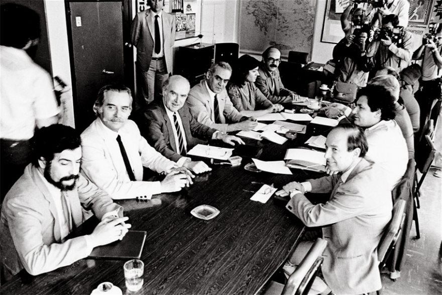 18 Οκτωβρίου 1981: «Το ΠΑΣΟΚ στην κυβέρνηση, ο λαός στην εξουσία» - Φωτογραφία 8