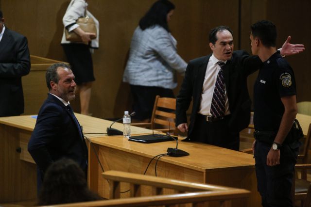 Ενταση μεταξύ των δικηγόρων των κατηγορουμένων στη δίκη της Χρυσής Αυγής - Φωτογραφία 1