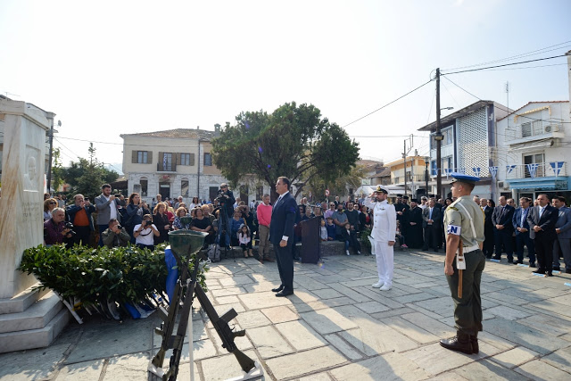 Παρουσία ΥΕΘΑ Νικόλαου Παναγιωτόπουλου στις εορταστικές εκδηλώσεις για τη συμπλήρωση 107 χρόνων από την Απελευθέρωση της Θάσου - Φωτογραφία 8