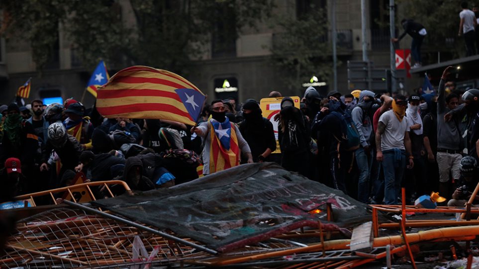 Βαρκελώνη: Πάνω από 500.000 διαδηλωτές στους δρόμους - Φωτογραφία 1