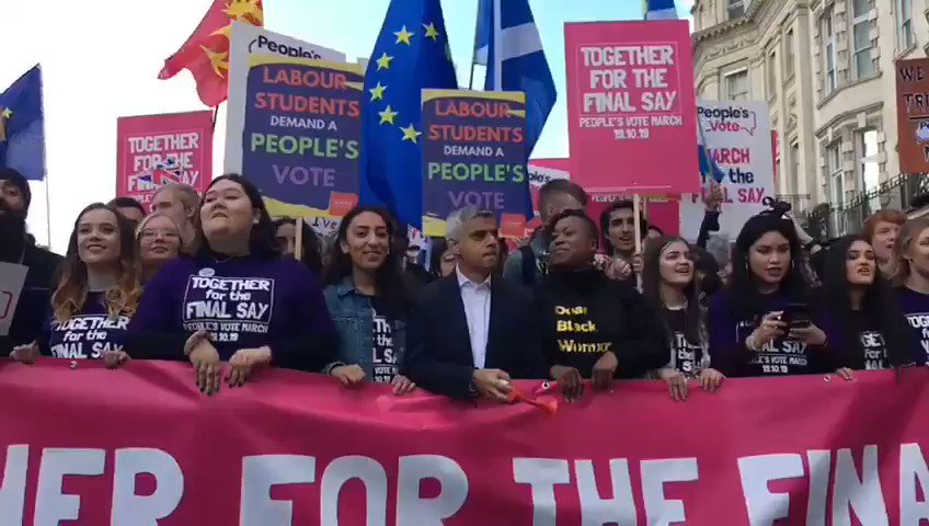 Brexit: Οργή λαού έξω από το Κοινοβούλιο! Απίστευτες εικόνες - Φωτογραφία 4