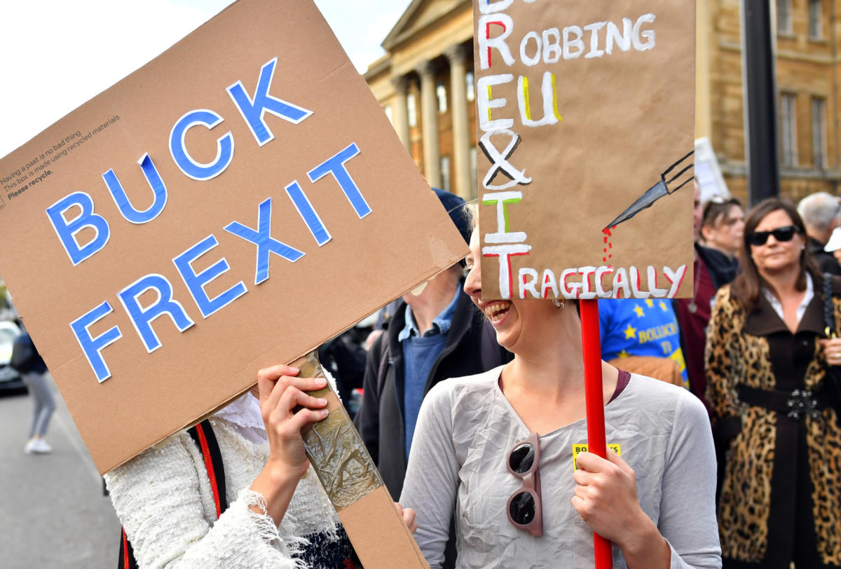 Brexit: Οργή λαού έξω από το Κοινοβούλιο! Απίστευτες εικόνες - Φωτογραφία 5