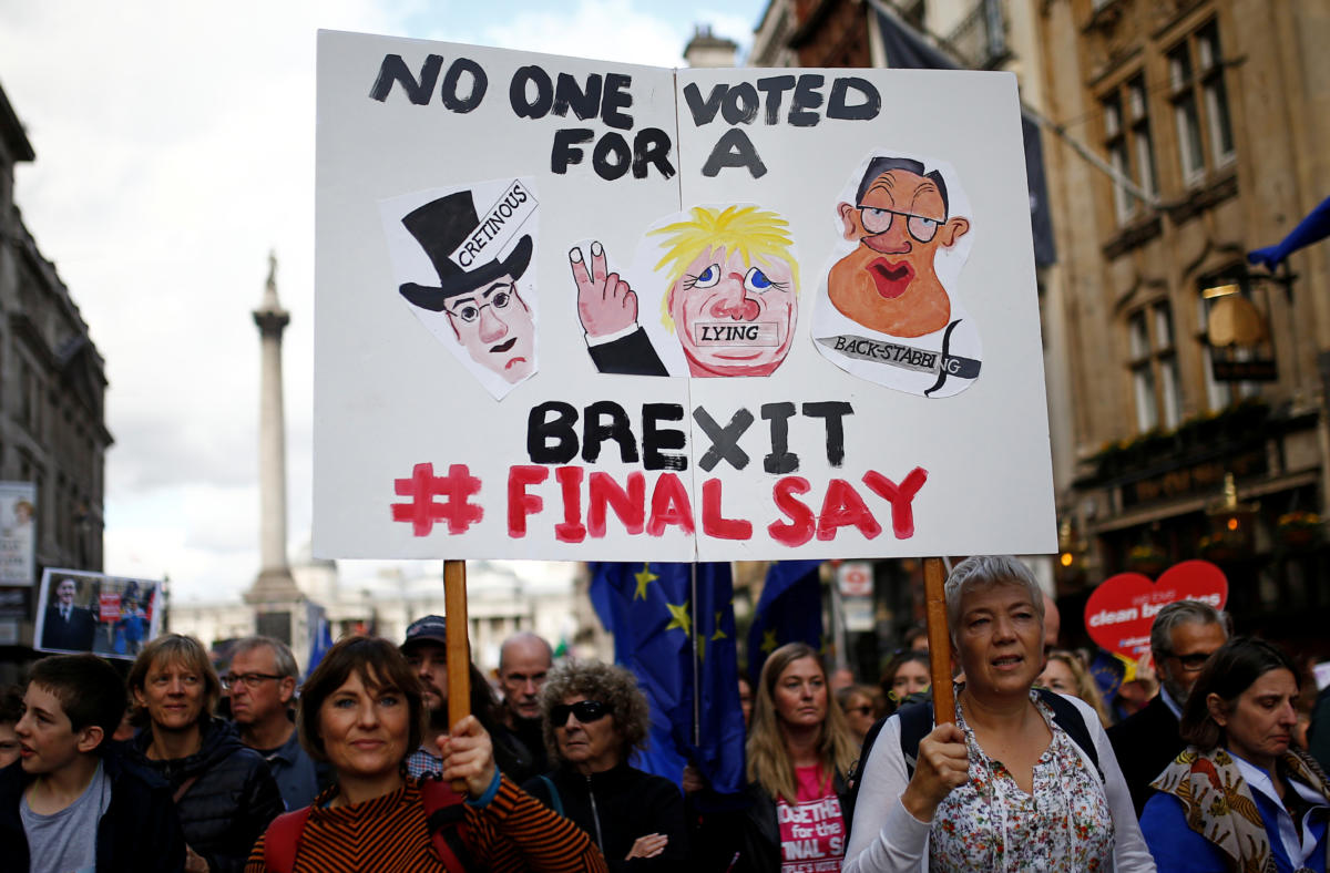 Brexit: Οργή λαού έξω από το Κοινοβούλιο! Απίστευτες εικόνες - Φωτογραφία 6