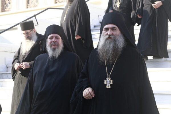 12630 - Φθάνουν οι Ηγούμενοι και Αντιπρόσωποι των Μονών στις Καρυές για την Επίσημη Υποδοχή του Πατριάρχη - Φωτογραφία 4