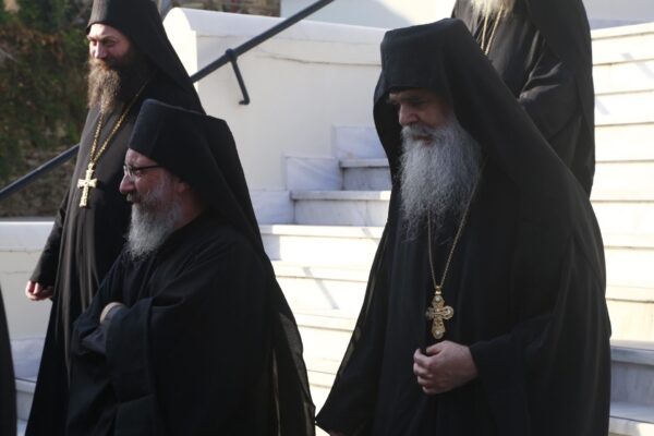 12630 - Φθάνουν οι Ηγούμενοι και Αντιπρόσωποι των Μονών στις Καρυές για την Επίσημη Υποδοχή του Πατριάρχη - Φωτογραφία 6