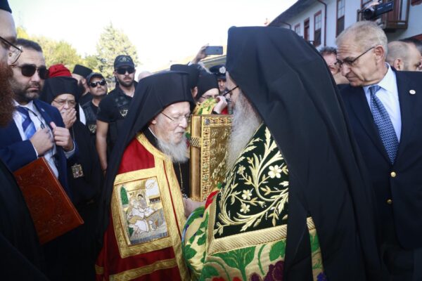 12631 - Ο Οικουμενικός Πατριάρχης στην πρωτεύουσα του Αγίου Όρους - Φωτογραφία 2