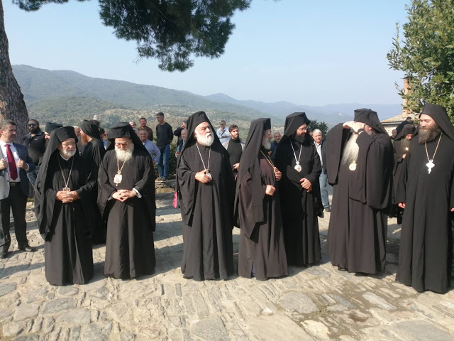 12641 - Ιστορική επίσκεψη του Οικουμενικού Πατριάρχη στην Ι.Μ. Μ. Βατοπαιδίου, τριάντα χρόνια μετά… (φωτογραφίες και βίντεο) - Φωτογραφία 11