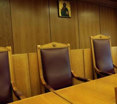 ΣτΕ: «Όχι» στην αφαίρεση θρησκευτικών συμβόλων από τη δικαστική αίθουσα - Το πλήρες κείμενο - Φωτογραφία 1