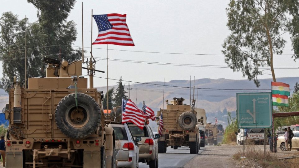 Συρία: Κούρδοι πετούν πατάτες στα αμερικανικά στρατεύματα που αποχωρούν - Φωτογραφία 1