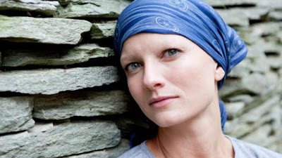 15 συχνά συμπτώματα του καρκίνου που οι περισσότερες γυναίκες αγνοούν - Φωτογραφία 1