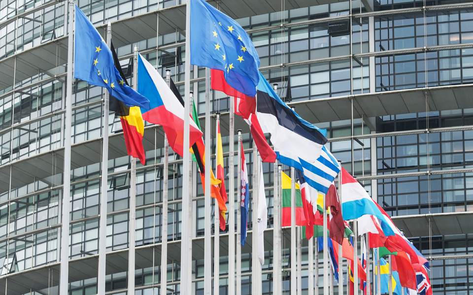 Εγκρίθηκε από την Ευρωπαϊκή Επιτροπή το «σχέδιο Ηρακλής» για τα κόκκινα δάνεια - Φωτογραφία 1