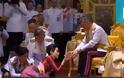 Ταϊλάνδη: Ο βασιλιάς απέλυσε έξι ανώτατους αξιωματούχους μετά την «αποκαθήλωση» της ερωμένης του - Φωτογραφία 2