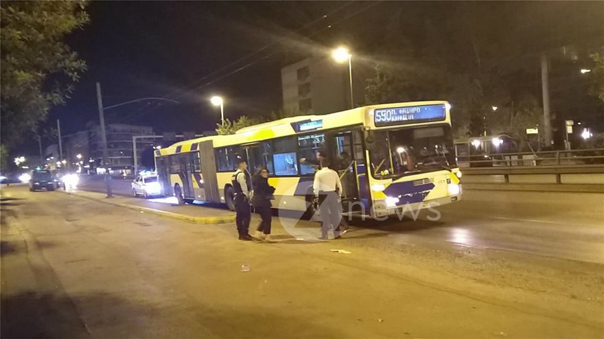 Λεωφόρος Συγγρού: Μεθυσμένος πέταξε μπουκάλι σε λεωφορείο επειδή ο οδηγός αρνήθηκε να τον επιβιβάσει - Φωτογραφία 5