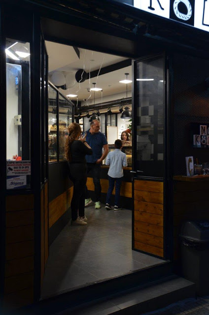 Λαμπερά εγκαίνια για το κατάστημα MON KULUR που άνοιξε ο Μιχάλης Τσίπης στον Κορυδαλλό - ΦΩΤΟ - Φωτογραφία 34