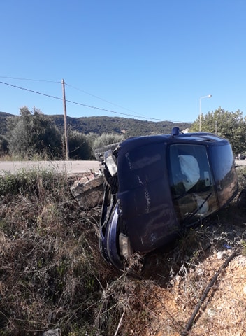 Αυτοκίνητο ντελαπάρισε στη ΓΟΥΡΓΟΥΒΛΗ ΘΥΡΡΕΙΟΥ - [ΦΩΤΟ] - Φωτογραφία 5