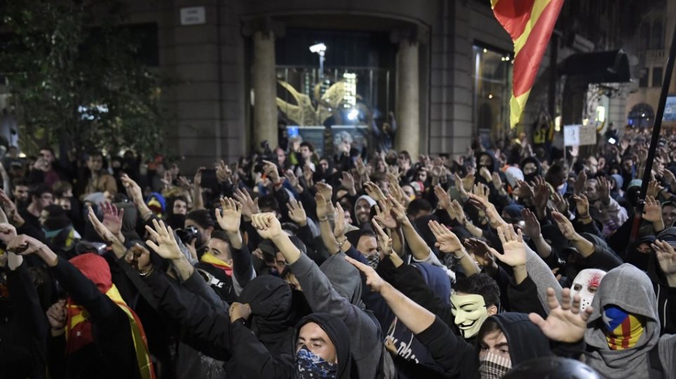 Βαρκελώνη: Εκατοντάδες χιλιάδες διαδηλωτές στους δρόμους - Φωτογραφία 1