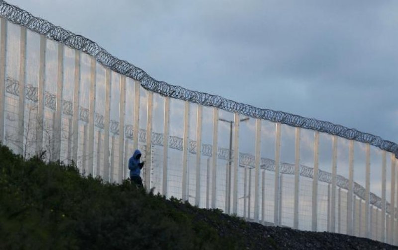 Στήνουν φράχτη «τύπου ΝΑΤΟ» στον Έβρο (ΒΙΝΤΕΟ) - Φωτογραφία 1