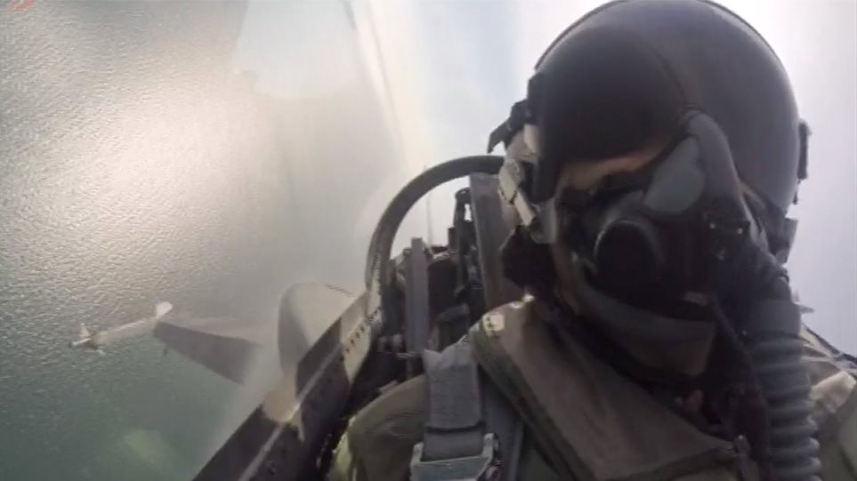 Πιλότος F-16 ομάδας Ζευς: «Τούτος ο λαός δεν γονατίζει παρά μόνο μπροστά στους νεκρούς του» (ΒΙΝΤΕΟ) - Φωτογραφία 1